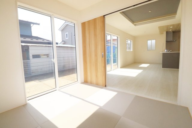 郡山市安積町南長久保１丁目　　　1号棟　　　安積第３小学校、安積第２中学区の和室