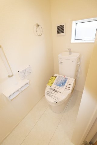 郡山市安積町南長久保１丁目　　　1号棟　　　安積第３小学校、安積第２中学区の洗面所