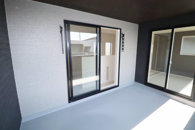 郡山市安積町南長久保１丁目　　　1号棟　　　安積第３小学校、安積第２中学区のバルコニー