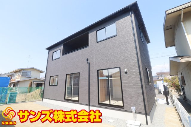 郡山市安積町南長久保１丁目　　　1号棟　　　安積第３小学校、安積第２中学区の庭