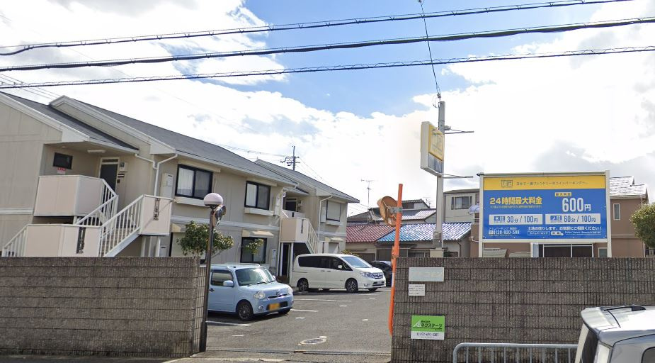 城南町1丁目貸家の駐車場