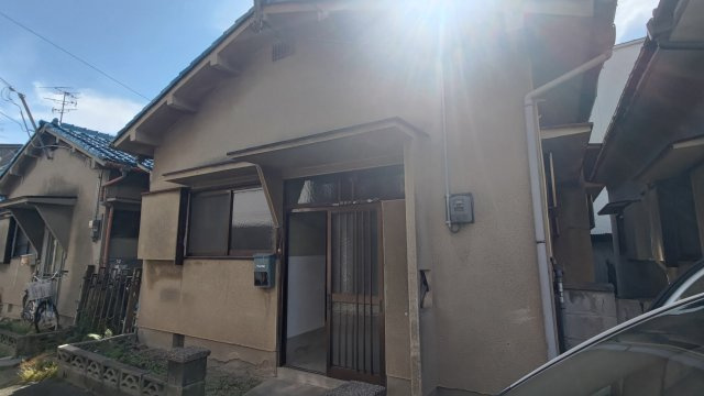 城南町1丁目貸家の外観