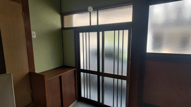城南町1丁目貸家の玄関