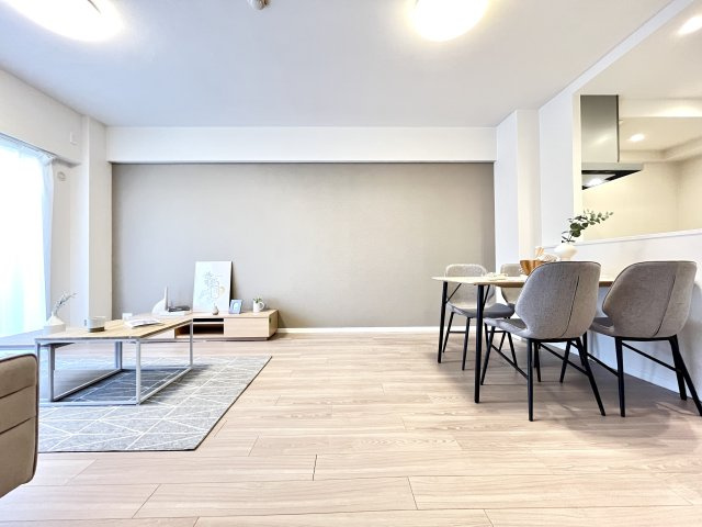 コスモ西宮山手の居間・リビング