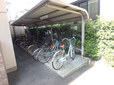 【その他共用部分】 | 福寿荘弐番館 | 屋根付き駐輪スペースです