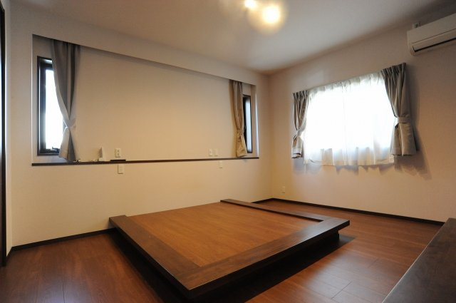 若宮1丁目　中古住宅の寝室