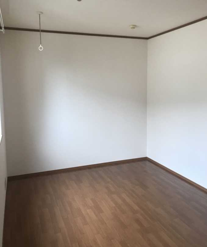 深沢パークコートⅠ　駐輪場2台まで無料　角部屋　内階段の居間・リビング