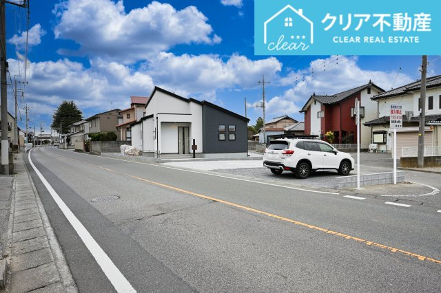 【駐車場】 | 太田市亀岡町3期　グラファーレ | 並列３台駐車可能なゆとりのカースペース！