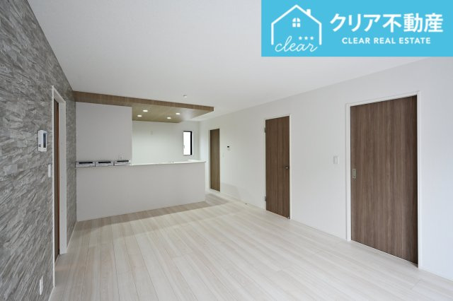 【居間・リビング】 | 太田市亀岡町3期　グラファーレ | 家族揃っての食事が楽しくなる広々としたダイニング♪