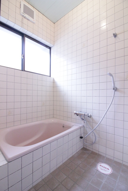 熊丸貸家の浴室