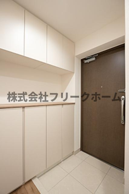 武蔵野市中町２丁目の賃貸マンションの玄関