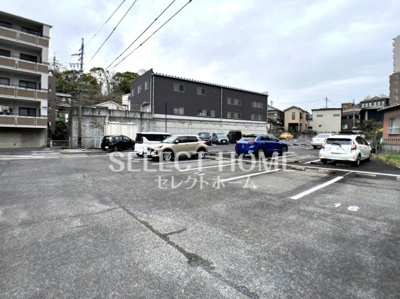 【駐車場】 | サンモール清水 | 駐車場に車を止められます