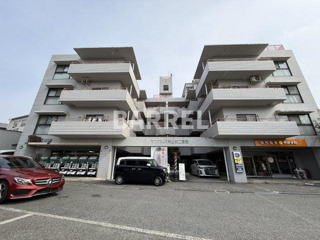 サンパレス桃山台２番館の外観