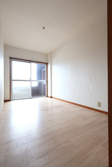 リバーコーポの子供部屋|※掲載写真は同物件別号室の参考写真です。実際のお部屋とは間取り・設備・内装等が異なる場合があり、現況を優先とします。