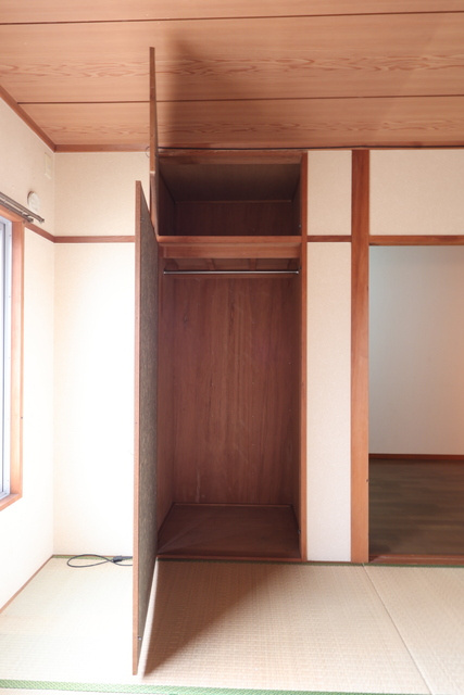リバーコーポの収納|※掲載写真は同物件別号室の参考写真です。実際のお部屋とは間取り・設備・内装等が異なる場合があり、現況を優先とします。