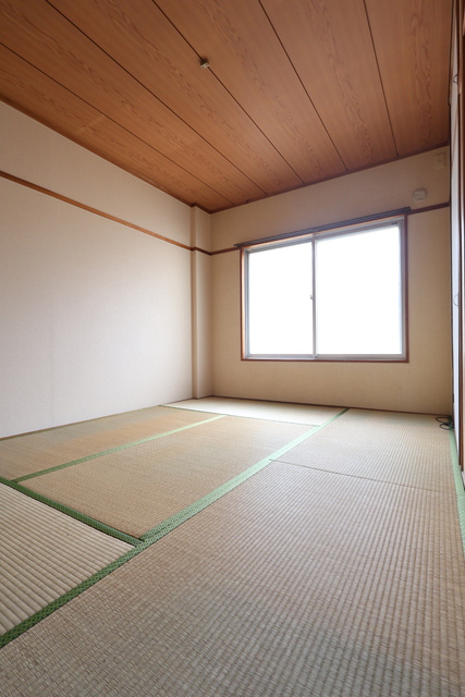 リバーコーポの寝室|※掲載写真は同物件別号室の参考写真です。実際のお部屋とは間取り・設備・内装等が異なる場合があり、現況を優先とします。
