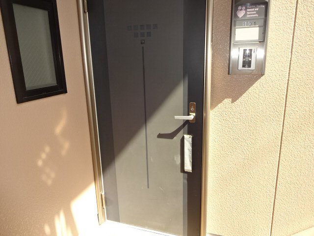ハイツサンライフA棟のエントランス