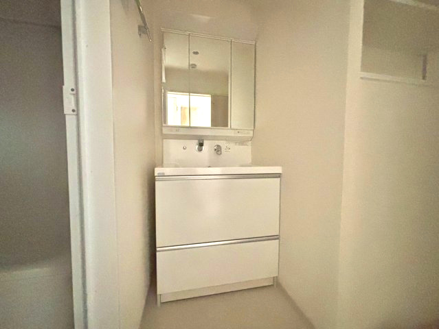 クロスフロント十二所線の洗面所