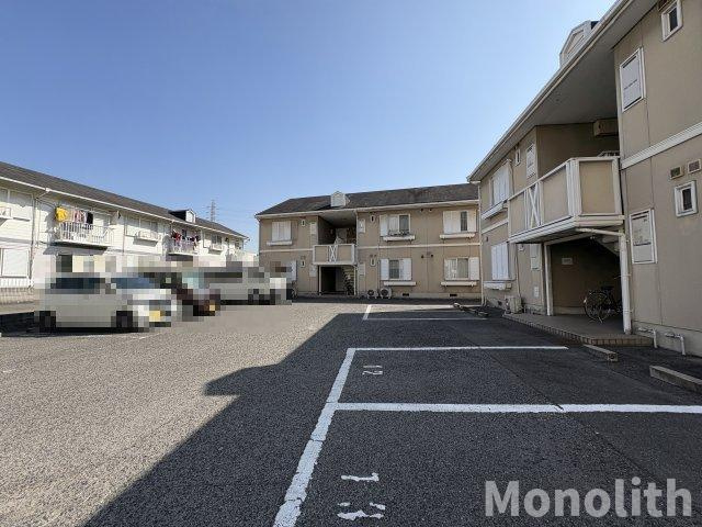 サンパレス宇治の駐車場
