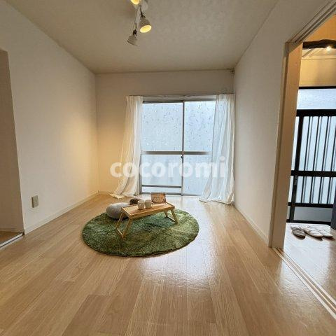 津田東町戸建の居間・リビング