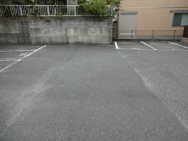 パルク・フォンテーヌの駐車場