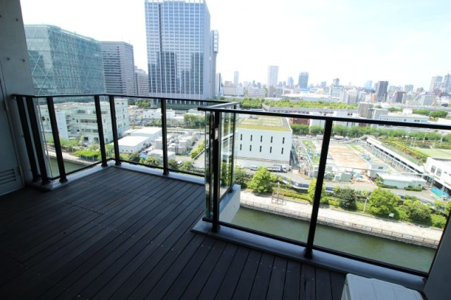 港区港南３丁目の賃貸マンションのバルコニー