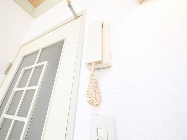 レオ四条大路のセキュリティ|屋根付きの駐輪場です