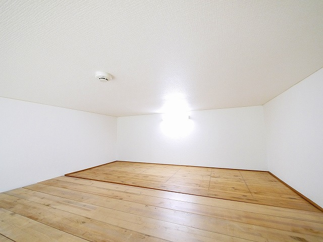 レオ四条大路のその他