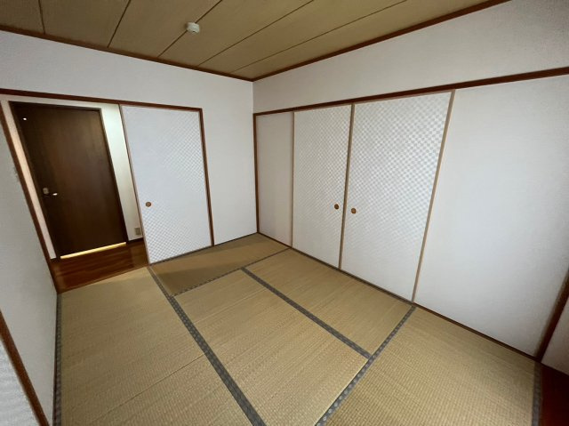 ハイツ本山の居間・リビング