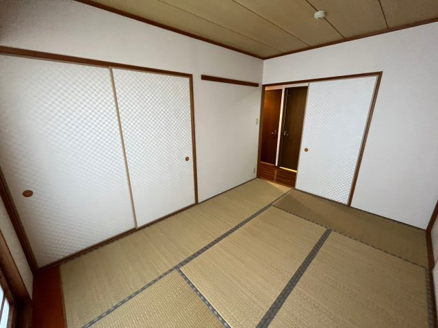 ハイツ本山の居間・リビング