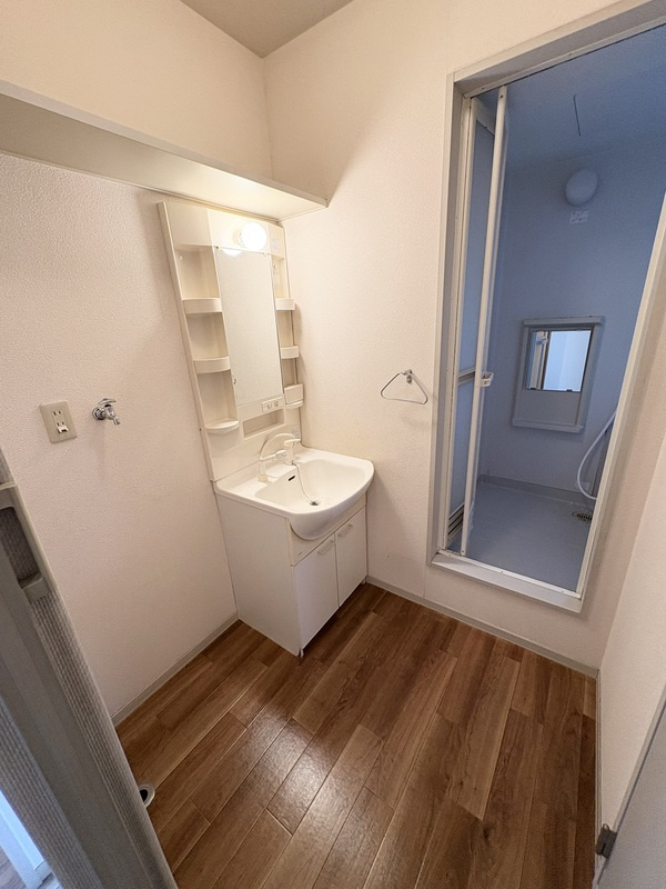 ガーデンブライド C の独立洗面台