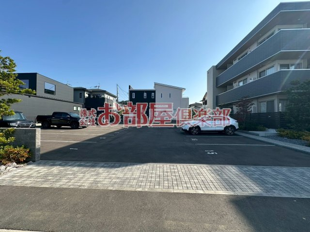 ELGRAND上津の駐車場
