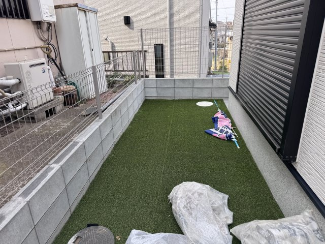 柏市酒井根５丁目新築戸建【酒井根小学校：7分】の庭|リビング前・南側庭スペース