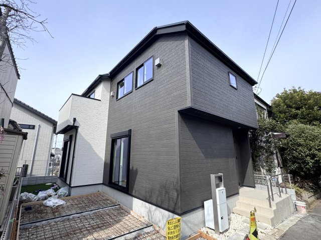 柏市酒井根５丁目新築戸建【酒井根小学校：7分】の外観|完成済み内覧可能です！！