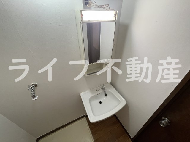 小阪ビルの独立洗面台|独立洗面化粧台が付いています