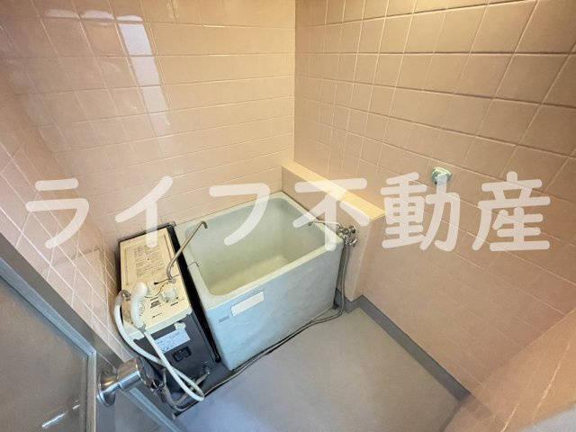 小阪ビルの浴室|落ち着いた空間のお風呂です