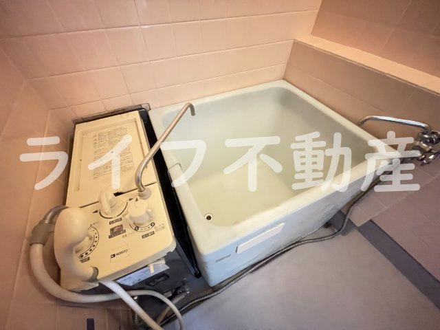 小阪ビルの浴室|日々の疲れを癒すお風呂付です