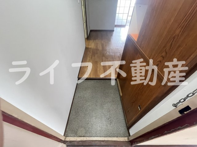 小阪ビルの玄関|落ち着いた玄関です