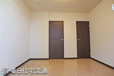 【洋室】 | ソレイユ岡本