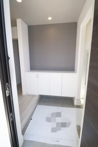 郡山市静町第8　　　  1号棟　　　　大成小学校、郡山第7中学区　の玄関