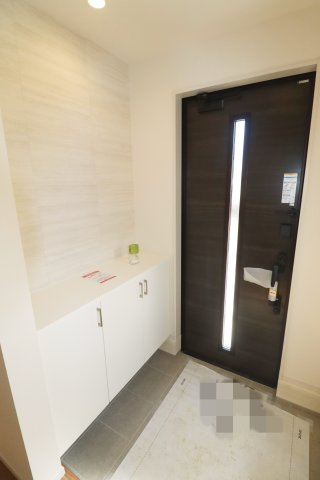 郡山市静町　　　  1号棟　　　　大成小学校、郡山第7中学区　の玄関|※同社施工例