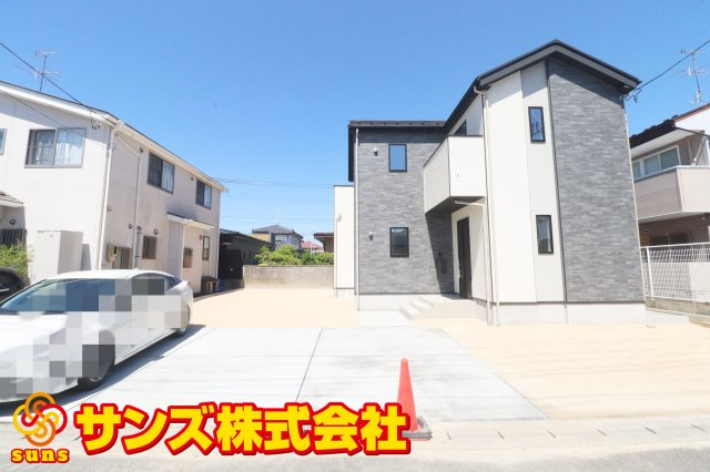 郡山市静町第8　　　  1号棟　　　　大成小学校、郡山第7中学区　の外観|東側から見た駐車場を含む外観♪
