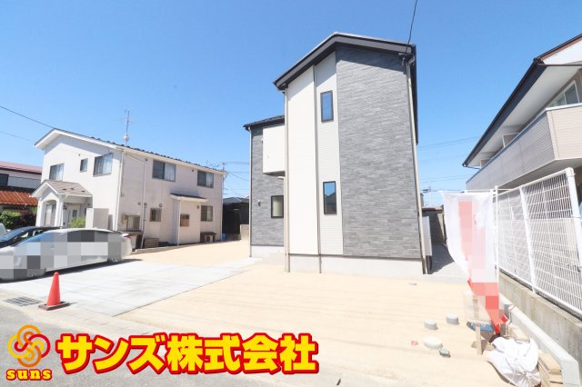 郡山市静町第8　　　  1号棟　　　　大成小学校、郡山第7中学区　の外観|北東側から見た駐車場を含む外観