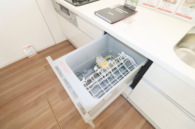 郡山市片平町字新蟻塚　　　  １号棟　　　小山田小学校、郡山第６中学区　のキッチン|食洗機付♪　※同社施工例