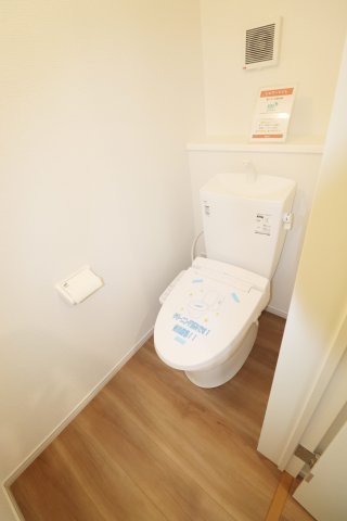 郡山市片平町字新蟻塚　　　  １号棟　　　小山田小学校、郡山第６中学区　のトイレ|※同社施工例