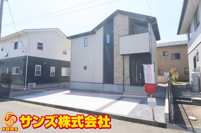 郡山市片平町字新蟻塚　　　  １号棟　　　小山田小学校、郡山第６中学区　の外観|北西側から見た駐車場を含む外観♪