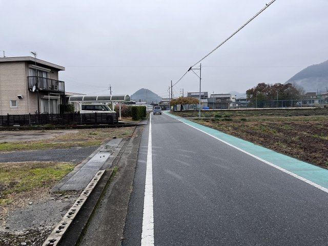 西脇市黒田庄町大門　倉庫の周辺
