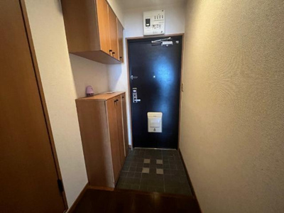 【玄関】 | センチュリオン黒崎 | 収納もある玄関です