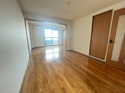 【居間・リビング】 | センチュリオン黒崎 | ◆初期費用最安値コミット！「もっとお得に賃貸」を叶えます♪
◆見積もりのセカンドオピニオンも開催中♪検討中の物件もお気軽に相談下さい。
※既にお申込み済みの場合はご遠慮下さい。
