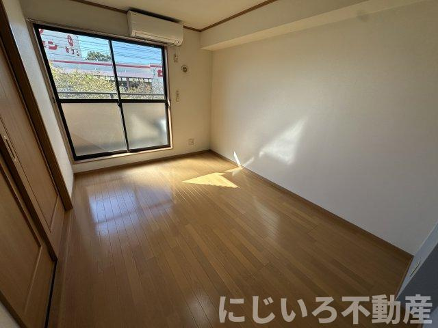 サンシャインコート今岡Aの居間・リビング